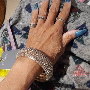 NWT ETEREO MASSIVELY WIDE 8 ROW PRONG SET CRYSTAL BANGLE